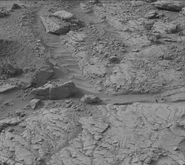 Sol 3658: Mast Camera (Mastcam)
