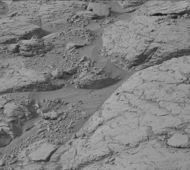 Sol 3658: Mast Camera (Mastcam)