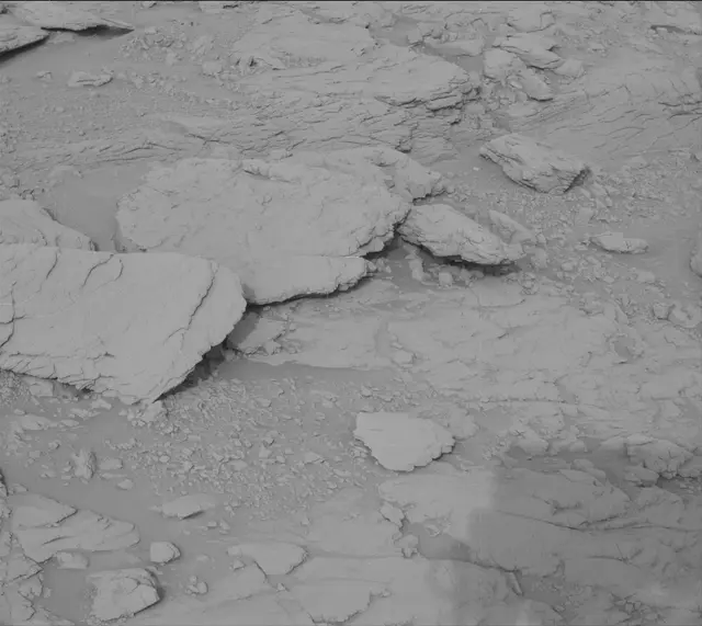 Sol 3658: Mast Camera (Mastcam)