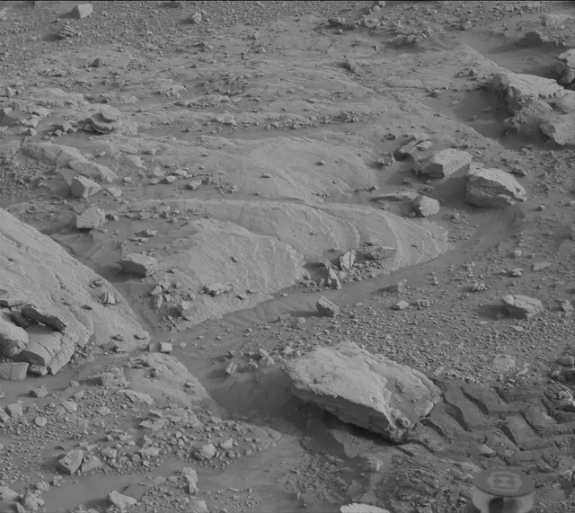 Sol 3658: Mast Camera (Mastcam)
