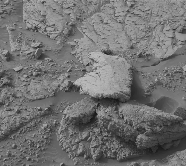 Sol 3658: Mast Camera (Mastcam)