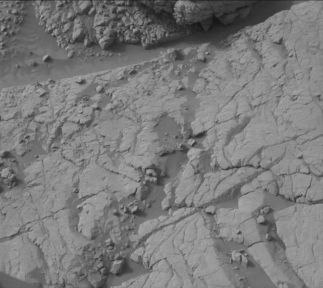 Sol 3658: Mast Camera (Mastcam)