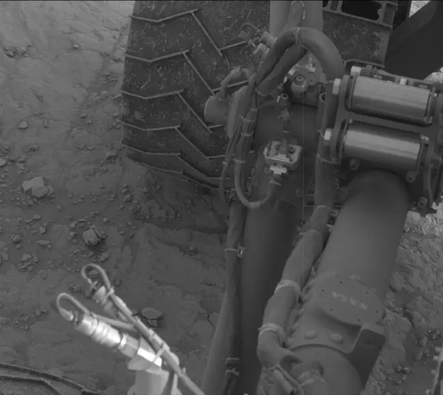Sol 3658: Mast Camera (Mastcam)