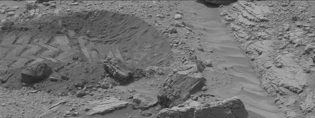 Sol 3658: Mast Camera (Mastcam)