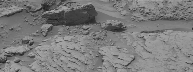 Sol 3658: Mast Camera (Mastcam)