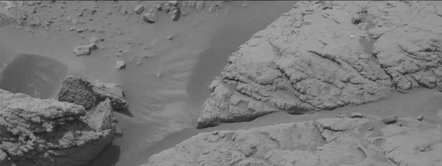 Sol 3658: Mast Camera (Mastcam)