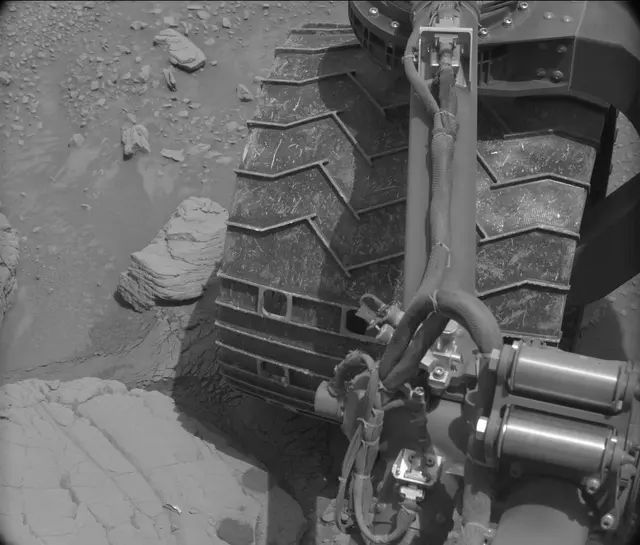 Sol 3658: Mast Camera (Mastcam)