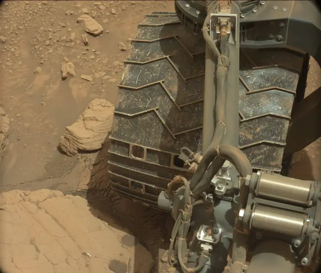Sol 3658: Mast Camera (Mastcam)