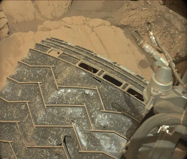 Sol 3658: Mast Camera (Mastcam)