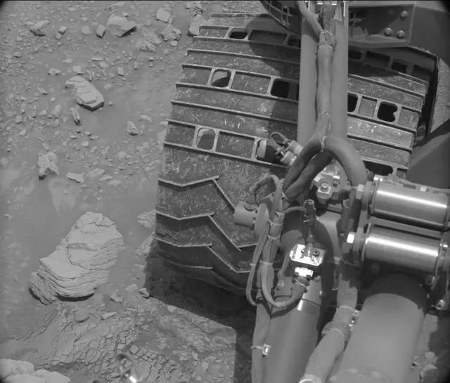 Sol 3658: Mast Camera (Mastcam)