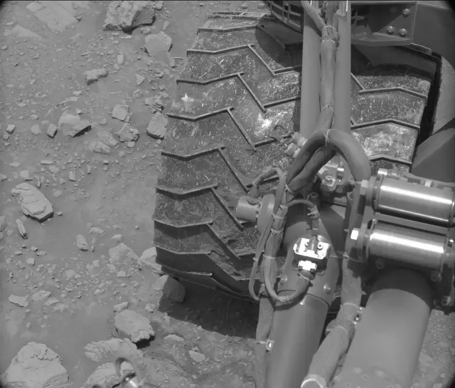 Sol 3658: Mast Camera (Mastcam)