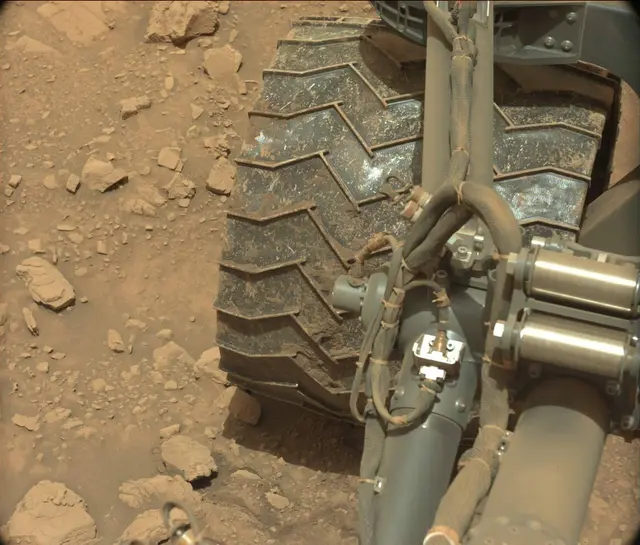 Sol 3658: Mast Camera (Mastcam)