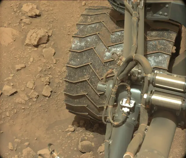 Sol 3658: Mast Camera (Mastcam)