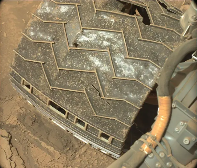 Sol 3658: Mast Camera (Mastcam)