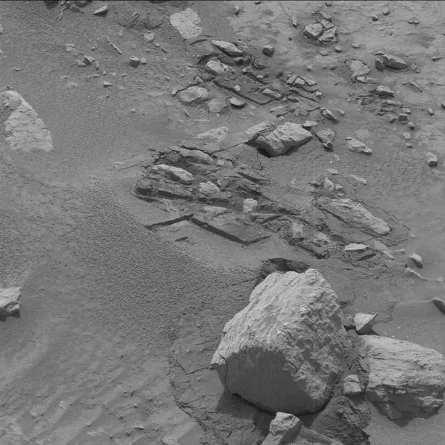 Sol 3658: Mast Camera (Mastcam)
