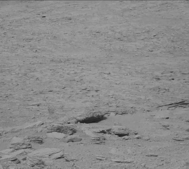 Sol 3658: Mast Camera (Mastcam)