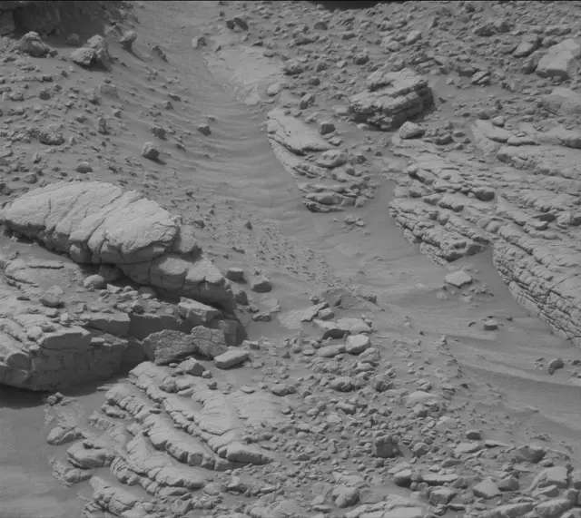 Sol 3658: Mast Camera (Mastcam)