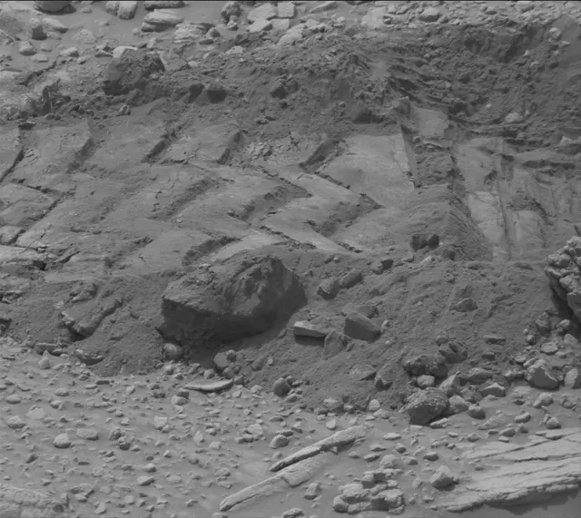 Sol 3658: Mast Camera (Mastcam)