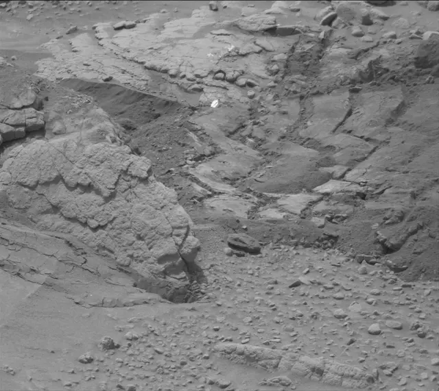 Sol 3658: Mast Camera (Mastcam)