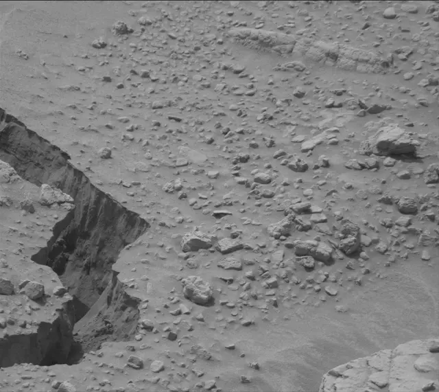 Sol 3658: Mast Camera (Mastcam)