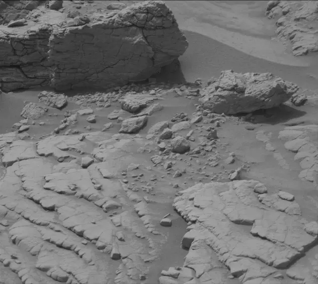 Sol 3658: Mast Camera (Mastcam)