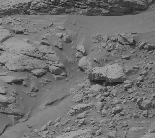 Sol 3658: Mast Camera (Mastcam)