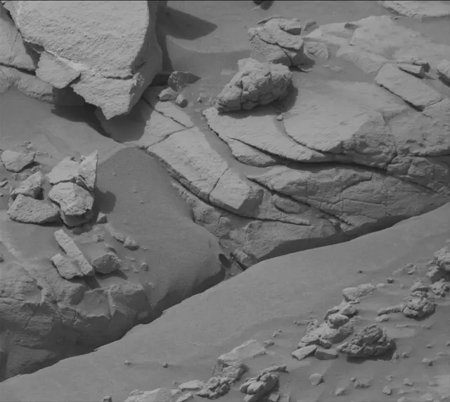 Sol 3658: Mast Camera (Mastcam)