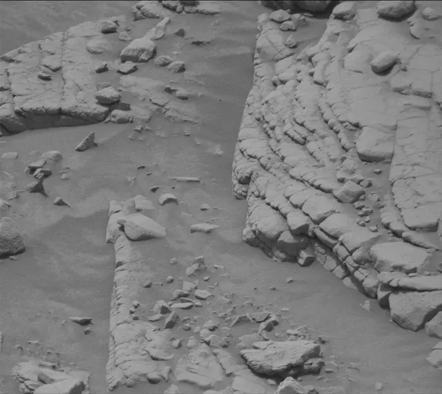 Sol 3658: Mast Camera (Mastcam)
