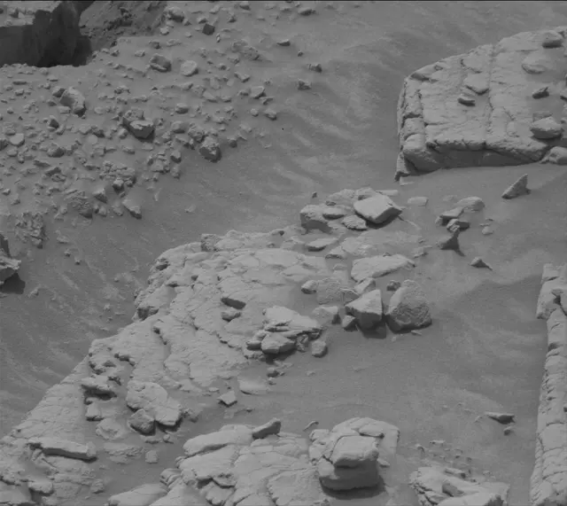 Sol 3658: Mast Camera (Mastcam)