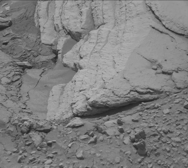 Sol 3658: Mast Camera (Mastcam)