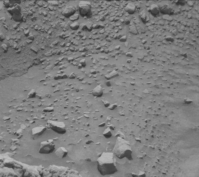 Sol 3658: Mast Camera (Mastcam)