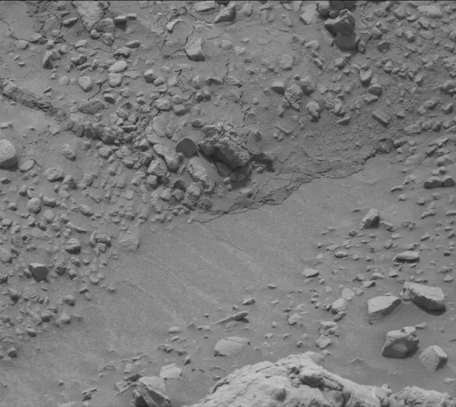 Sol 3658: Mast Camera (Mastcam)