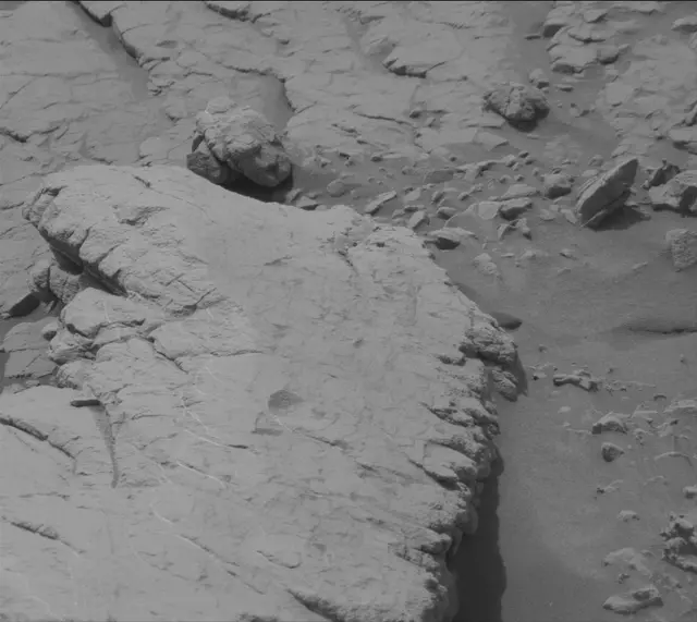 Sol 3658: Mast Camera (Mastcam)