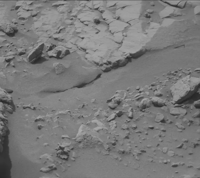 Sol 3658: Mast Camera (Mastcam)