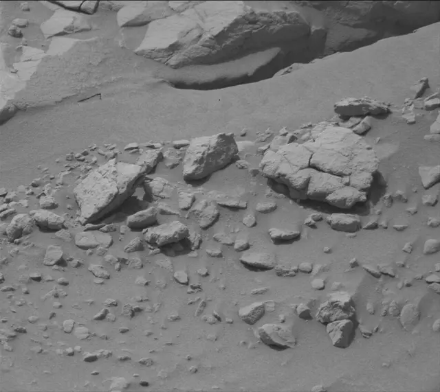 Sol 3658: Mast Camera (Mastcam)