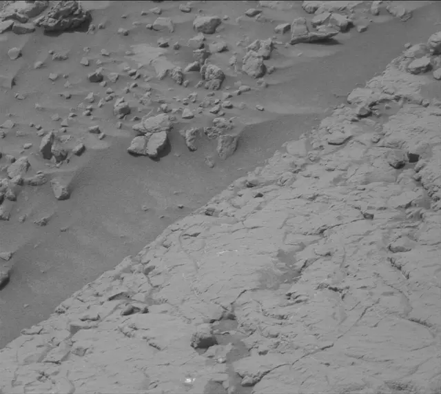 Sol 3658: Mast Camera (Mastcam)