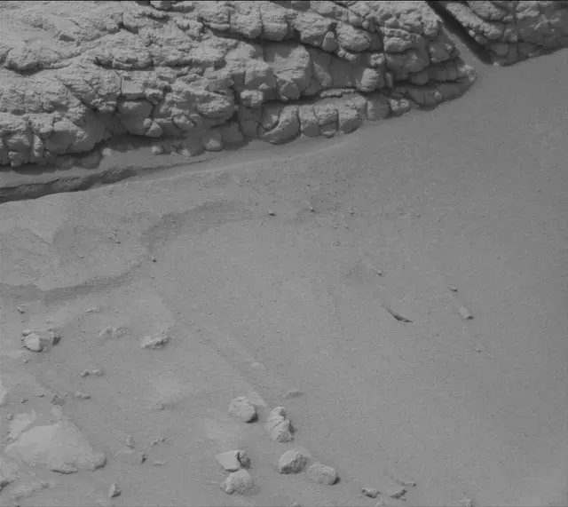 Sol 3658: Mast Camera (Mastcam)