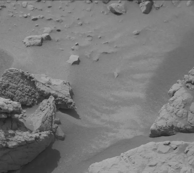 Sol 3658: Mast Camera (Mastcam)