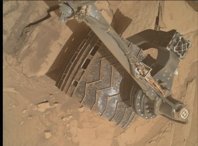 Sol 3658: Mars Hand Lens Imager (MAHLI)