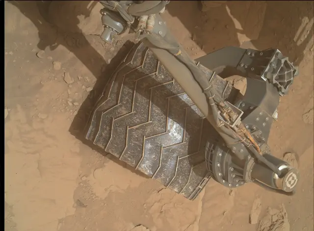Sol 3658: Mars Hand Lens Imager (MAHLI)