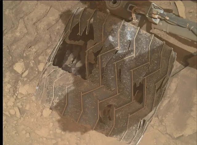 Sol 3658: Mars Hand Lens Imager (MAHLI)