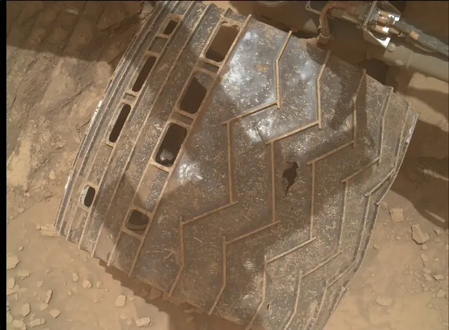 Sol 3658: Mars Hand Lens Imager (MAHLI)