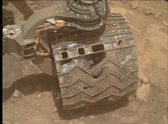 Sol 3658: Mars Hand Lens Imager (MAHLI)