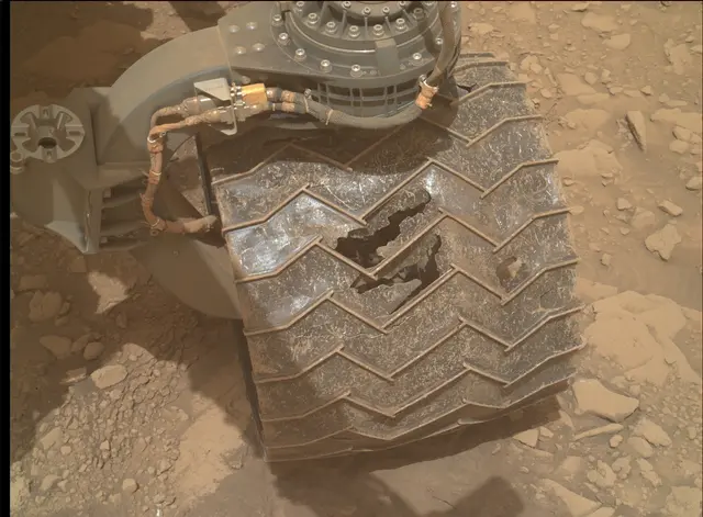 Sol 3658: Mars Hand Lens Imager (MAHLI)