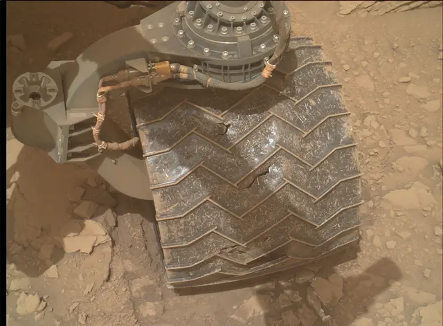 Sol 3658: Mars Hand Lens Imager (MAHLI)