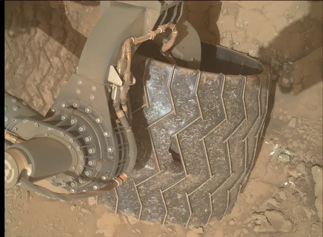 Sol 3658: Mars Hand Lens Imager (MAHLI)