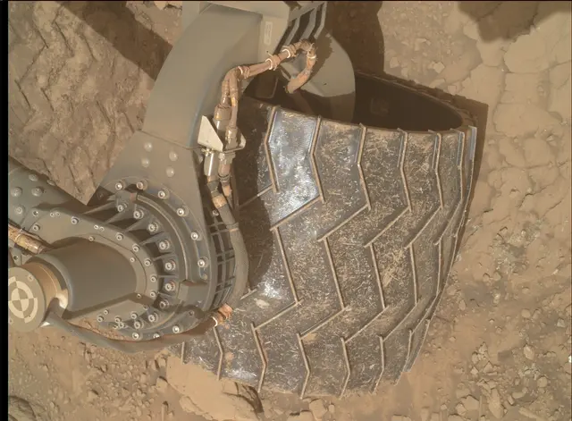 Sol 3658: Mars Hand Lens Imager (MAHLI)