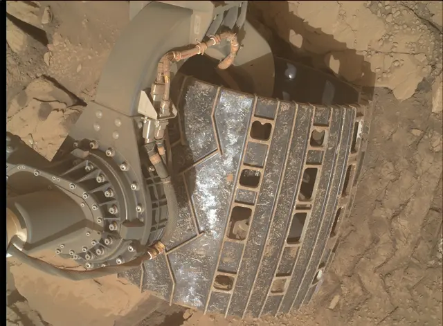 Sol 3658: Mars Hand Lens Imager (MAHLI)
