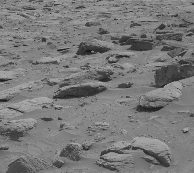 Sol 3662: Mast Camera (Mastcam)