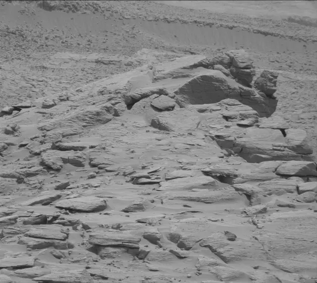 Sol 3662: Mast Camera (Mastcam)